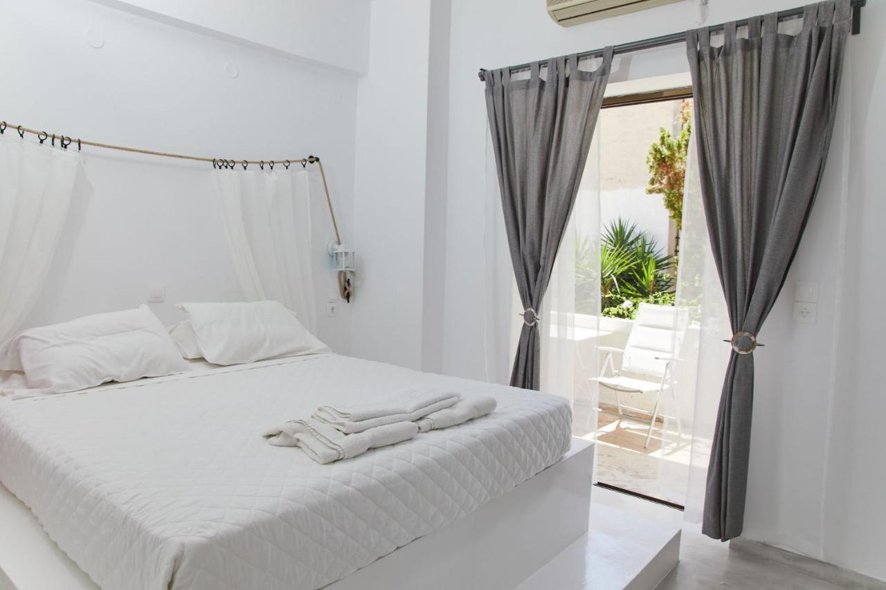 Golden Star Praxitelous Apartment Agia Marina  Екстериор снимка