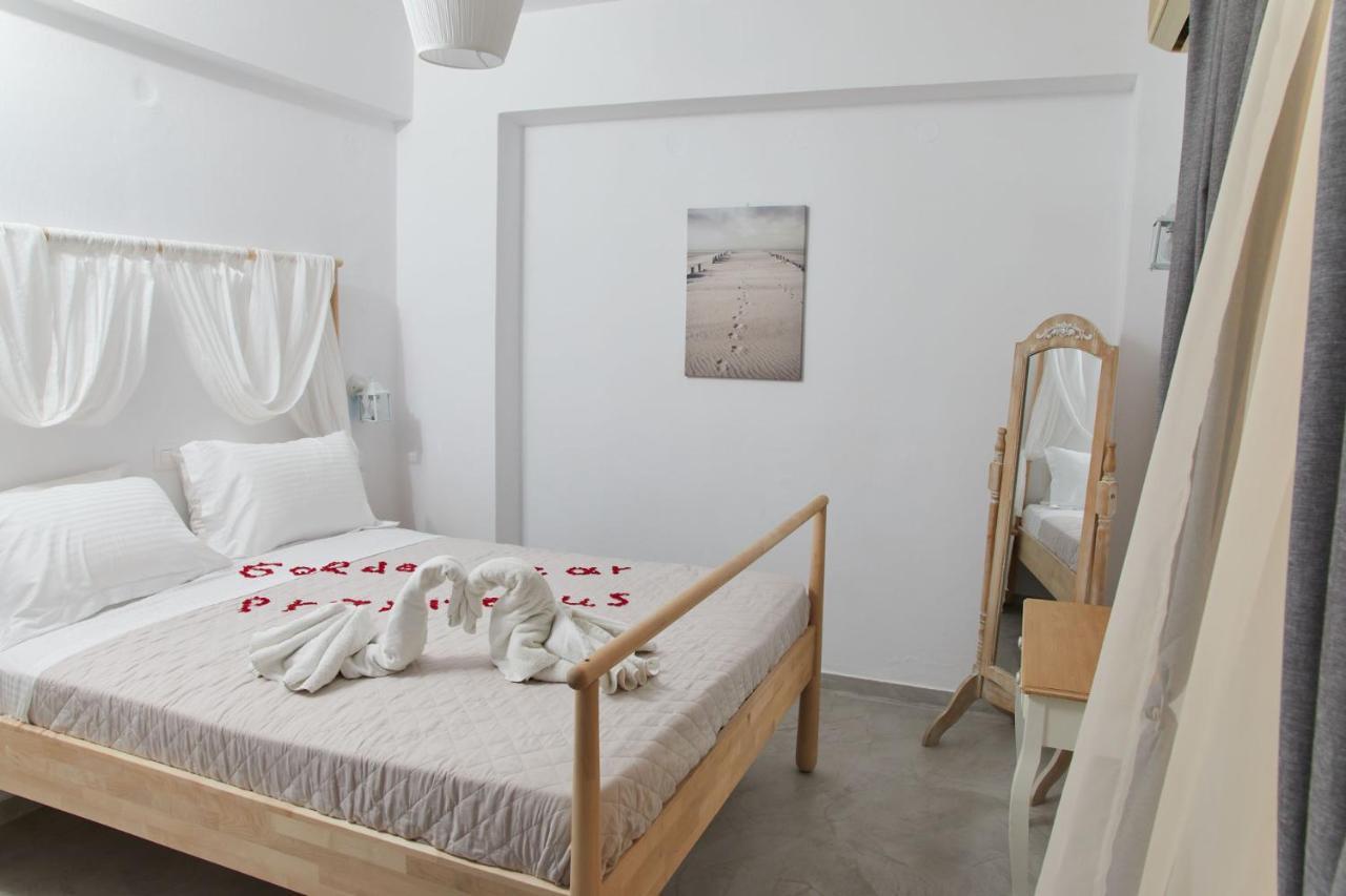Golden Star Praxitelous Apartment Agia Marina  Екстериор снимка