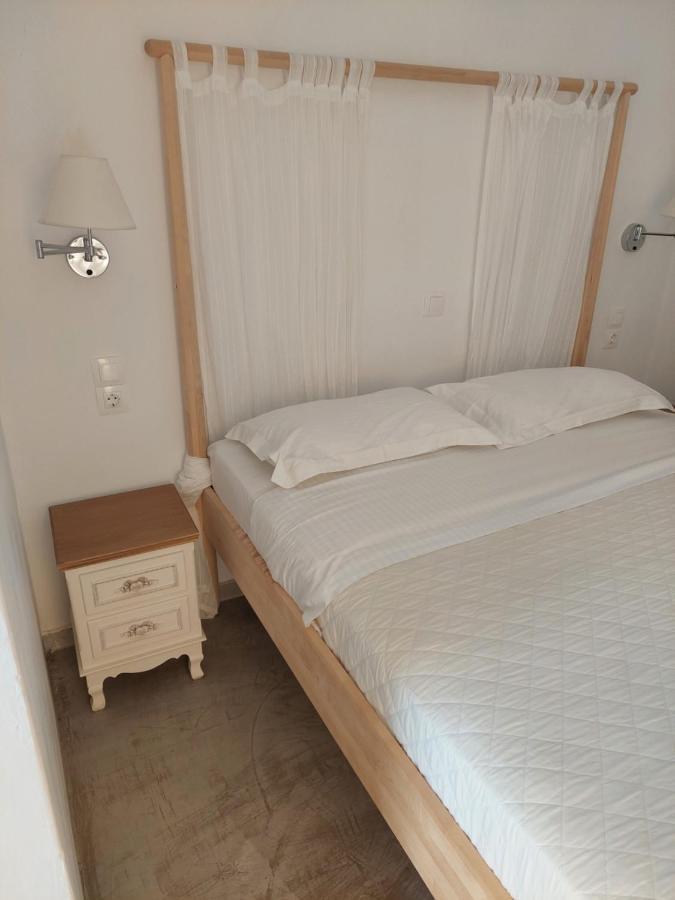 Golden Star Praxitelous Apartment Agia Marina  Екстериор снимка