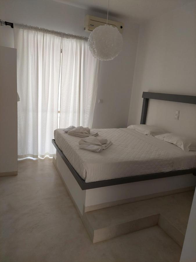 Golden Star Praxitelous Apartment Agia Marina  Екстериор снимка