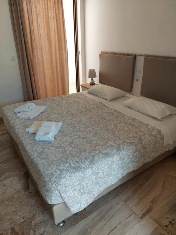 Golden Star Praxitelous Apartment Agia Marina  Екстериор снимка