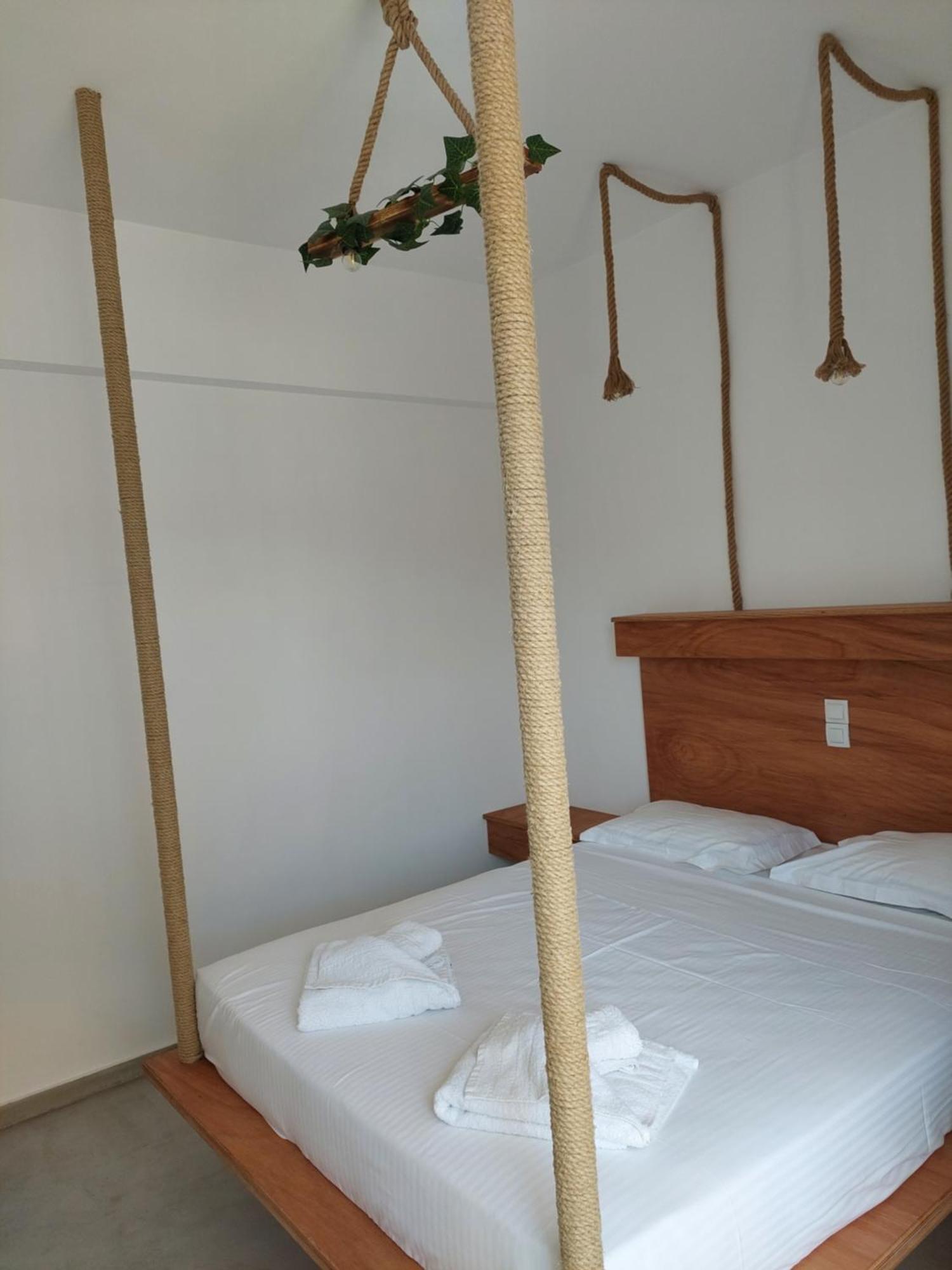 Golden Star Praxitelous Apartment Agia Marina  Екстериор снимка